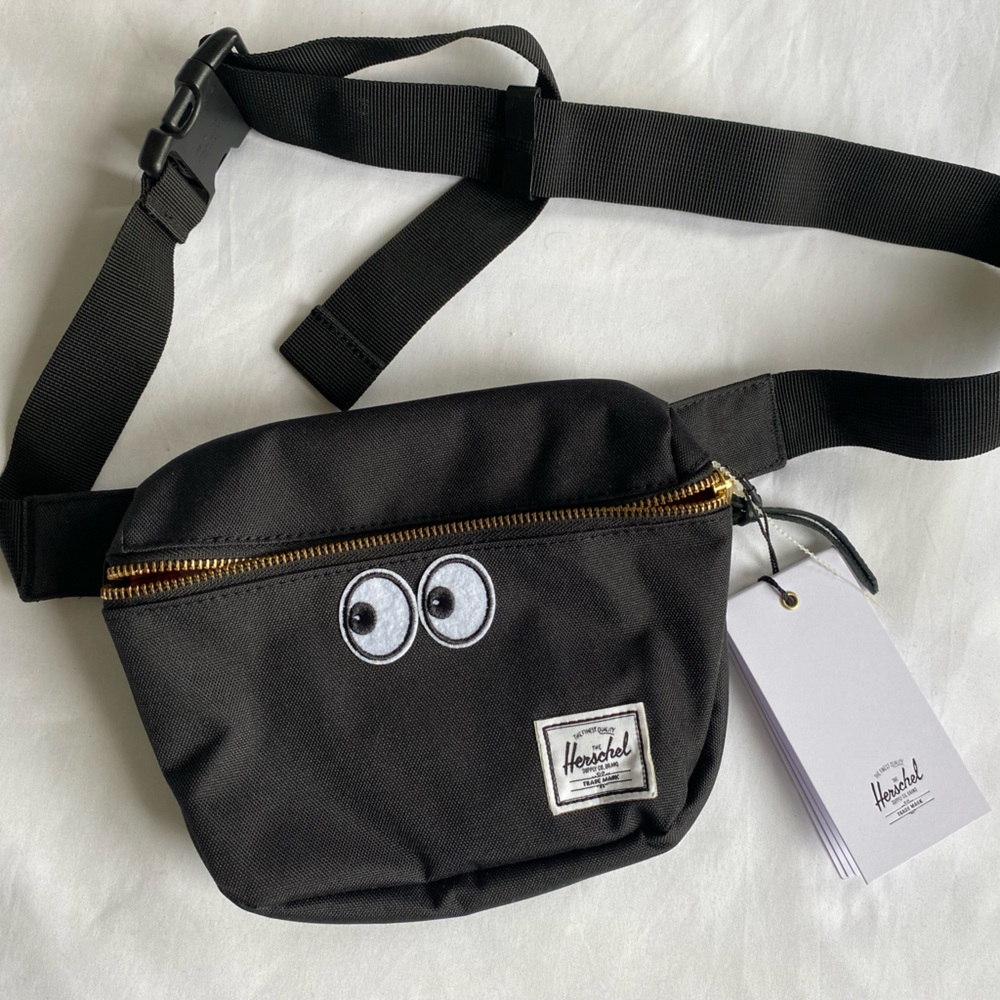 NWT Herschel Supply Company Black crossbody Belt Bag